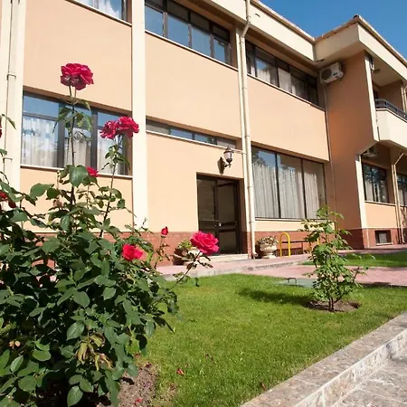 Sar Hotel 2*